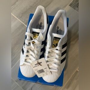 Adidas Superstar Sneakers Shoes FTWR
White Core Black EG4958 Men's Size 7 /W 8.5